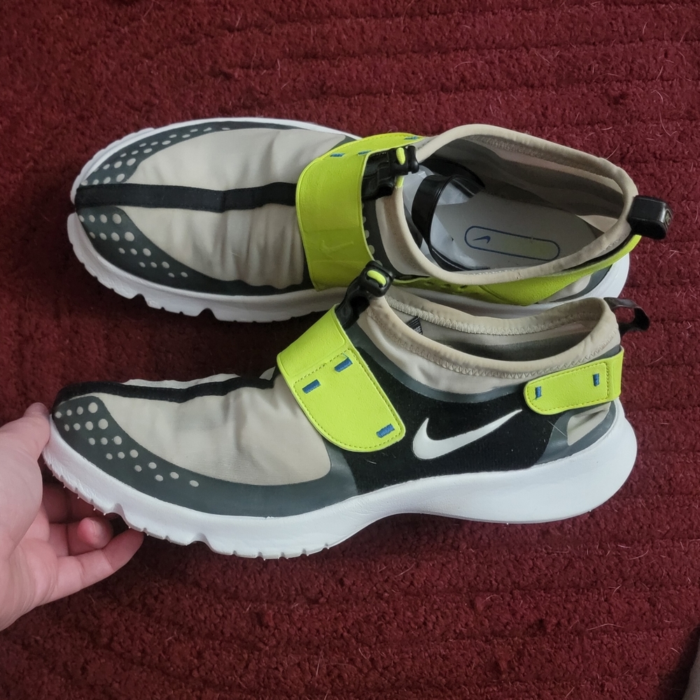Rare Nike Rio Move